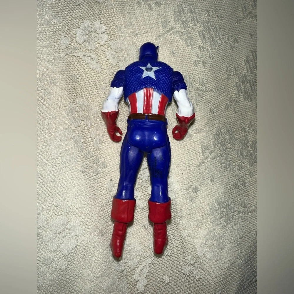 Captain America 4” Inch Action Figure by Hasbro 2011 Marvel Universe Cake Topper